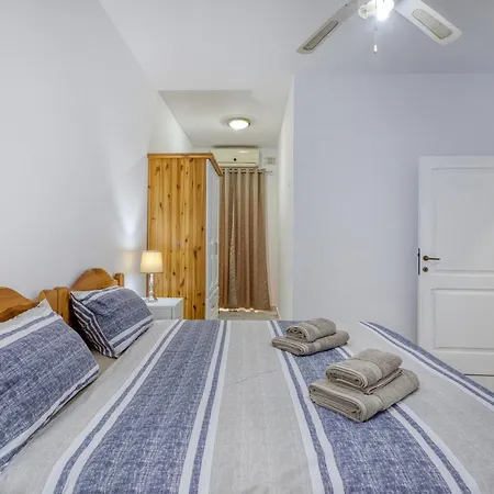 College's Place * Msida